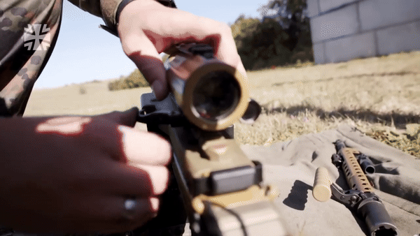 Uy luc sung may “luoi cua quet bo binh” MG5 Duc cap cho Ukraine-Hinh-20