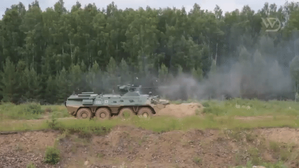 Thiet giap BTR-82A Nga doi dau truc dien M2 Bradley Ukraine-Hinh-17