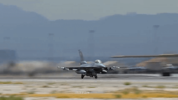 Tiem kich F-16 co the da tham chien tai Ukraine-Hinh-9