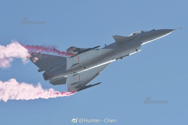 Tiem kich J-10CE Trung Quoc danh bai ban nang cap cua F-16-Hinh-14