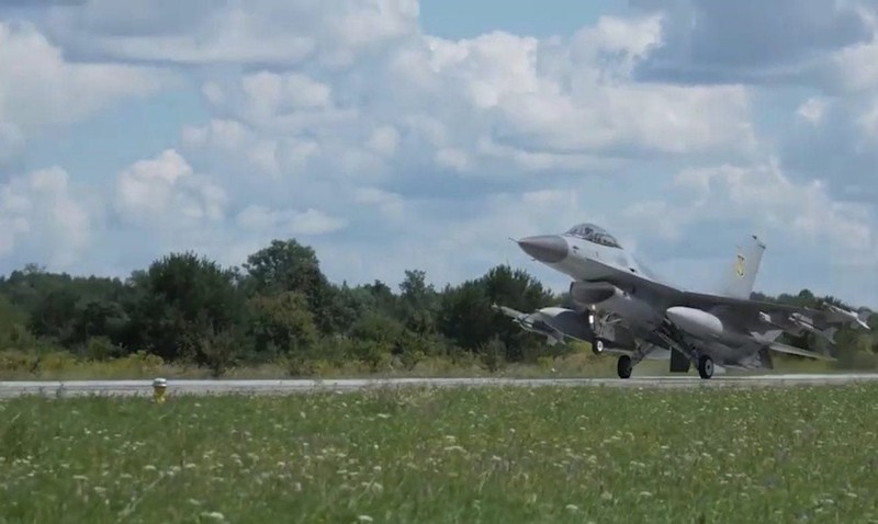 Tiem kich F-16 Ukraine duoc NATO 