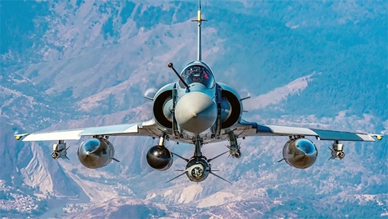 Tiem kich Mirage 2000-5 tich hop ten lua Meteor, Nga gap 