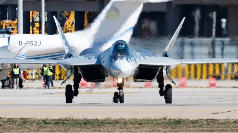 Su-57 ngay cang noi bat nho thanh thuc thuc chien an tuong-Hinh-13