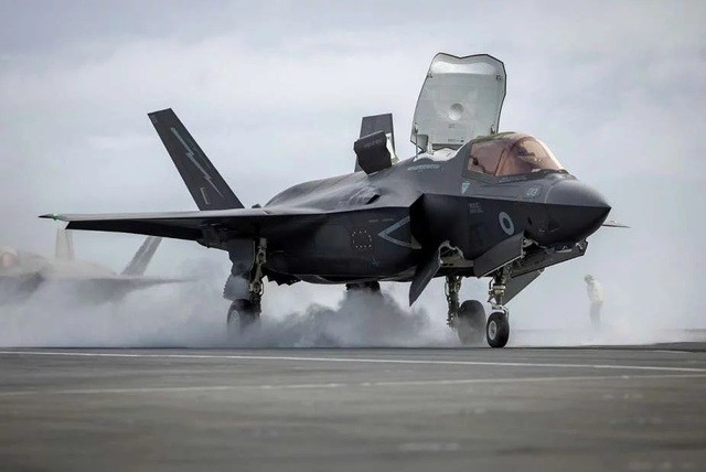 Tiem kich F-35B nhu “moc them canh” voi ten lua Spear-Hinh-3