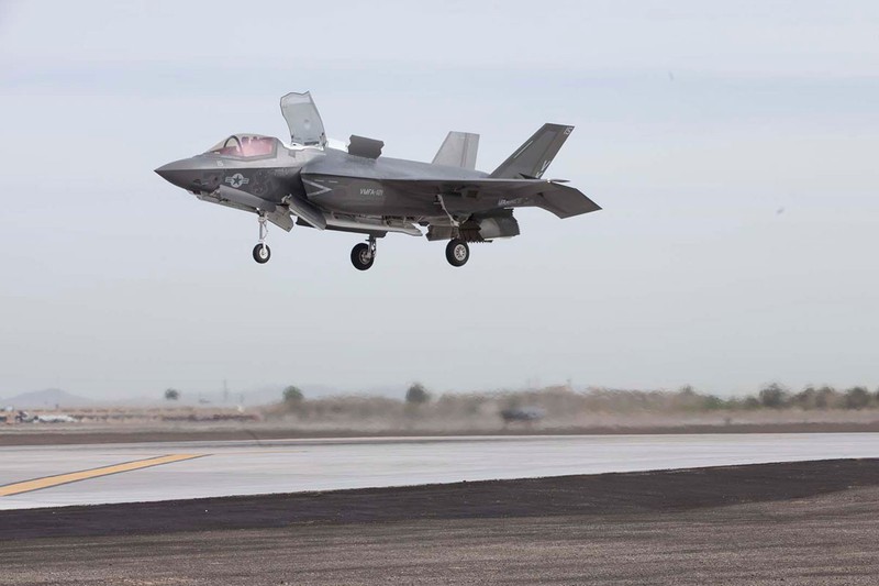 Tiem kich F-35B nhu “moc them canh” voi ten lua Spear-Hinh-4