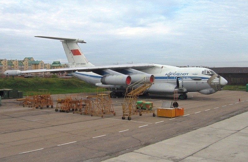 'Quai vat tac chien dien tu' Il-76PP bi thao do trong tiec nuoi-Hinh-11