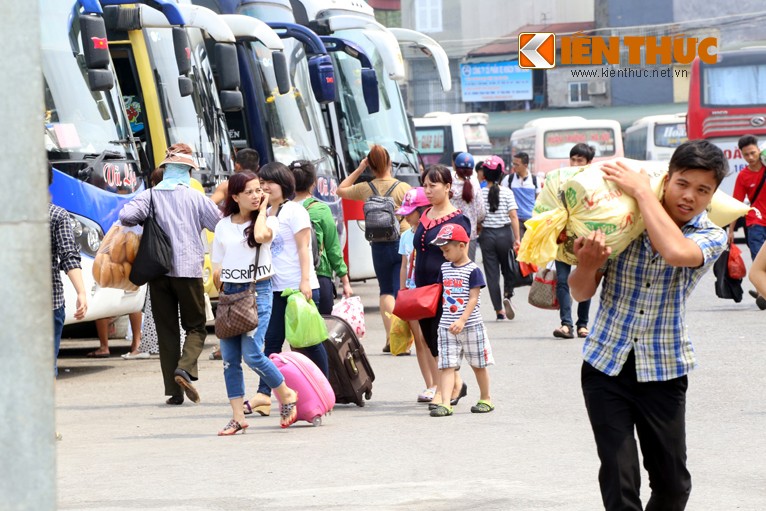 Canh bien nguoi un un keo ve Thu do sau nghi le-Hinh-14