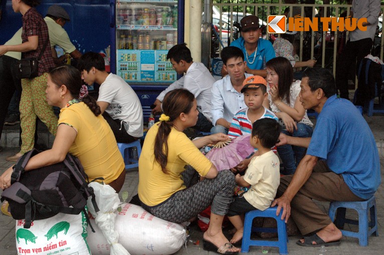 Canh bien nguoi un un keo ve Thu do sau nghi le-Hinh-6