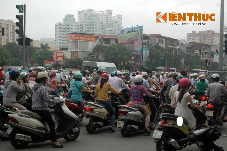 Duong Ha Noi un tac kinh hoang sau nghi le-Hinh-4