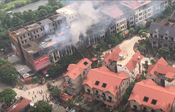 Khoi den ngut troi tai Thien duong Bao Son, dan do ra 