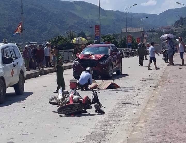 Lai Chau: Xe may va cham o to, mot nguoi tu vong