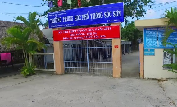 Du luan soc truoc loat anh “nong” cua thay giao Kien Giang voi nu sinh-Hinh-9