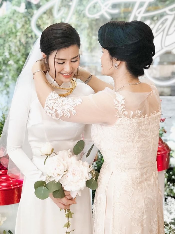 Bi mat chua duoc tiet lo ve chiec ao dai cuoi cua Dong Nhi-Hinh-4