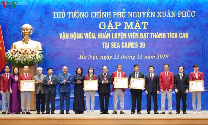 Thu tuong gap mat cac VDV dat thanh tich cao tai SEA Games 30-Hinh-8