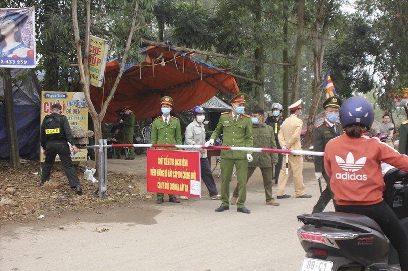 Ben trong xa bi cach ly o Vinh Phuc de dap dich Covid-19