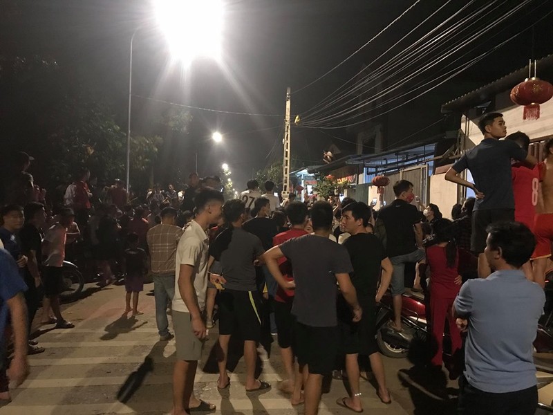 Nghi bat coc tre em, 1 thanh nien bi hang tram nguoi vay ham