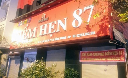 Bar, karaoke Ha Noi, Hai Phong...“diec khong so sung” mo cua mua dich-Hinh-10