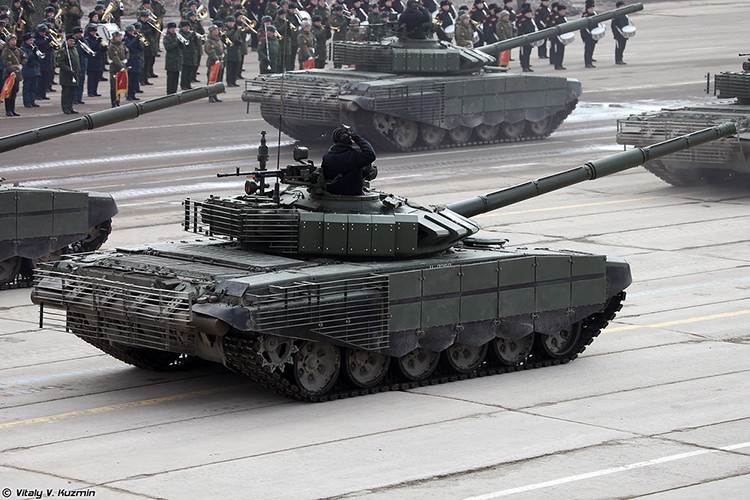Mo xe phien ban xe tang T-72B3 hien dai nhat hanh tinh-Hinh-9