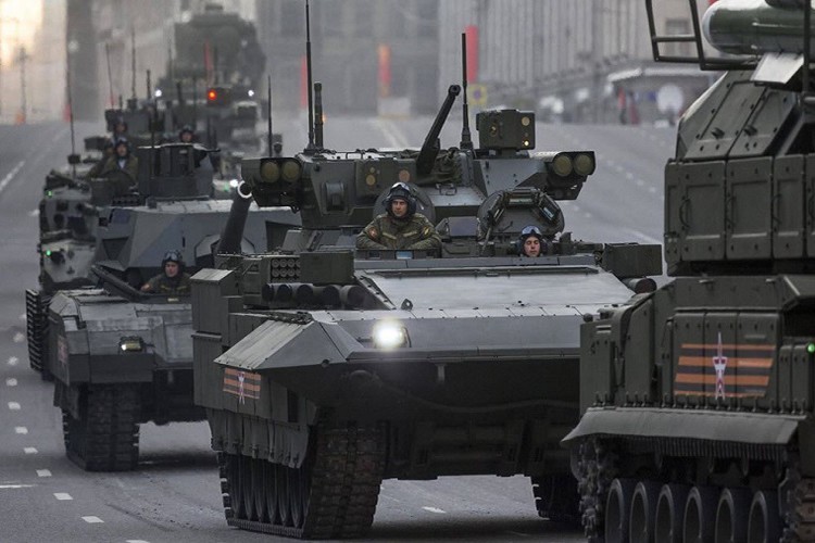 T-15 Armata se giup Nga viet lai quy tac chien tranh