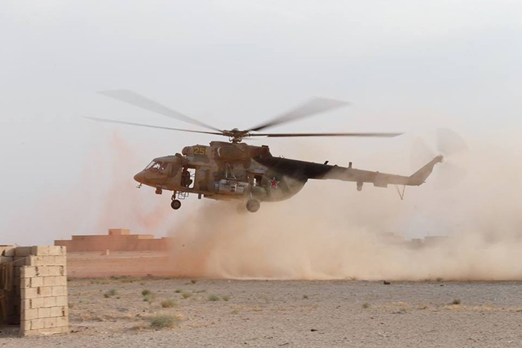 Nong: Hinh anh dau tien ben trong Deir Ezzor sau ngay giai vay-Hinh-18