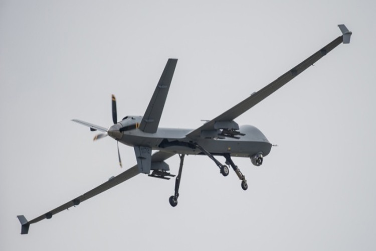 Bay tam sieu cao, UAV My van bi dan quan ban ha-Hinh-5
