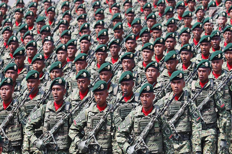 Quan doi Indonesia pho dien suc manh trong le duyet binh 72 nam-Hinh-2