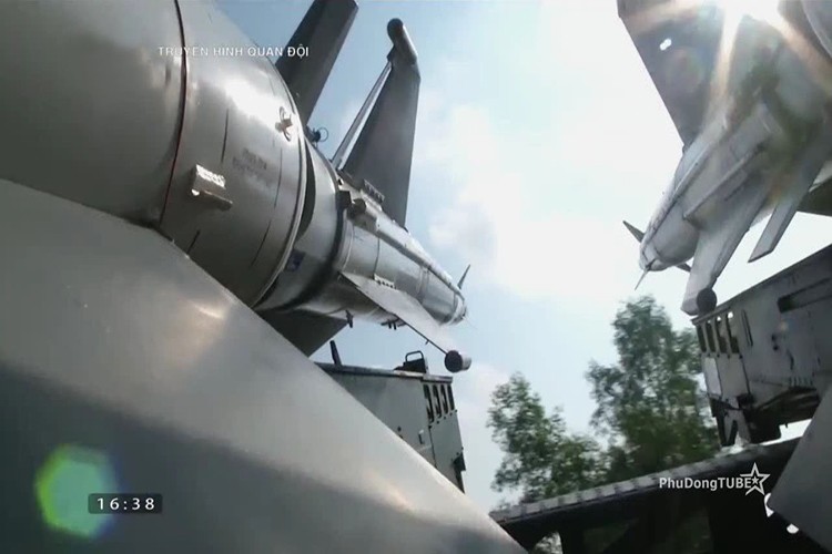 Nhiem vu dac biet cua Su-27 Viet Nam trong thang 11 nay-Hinh-3