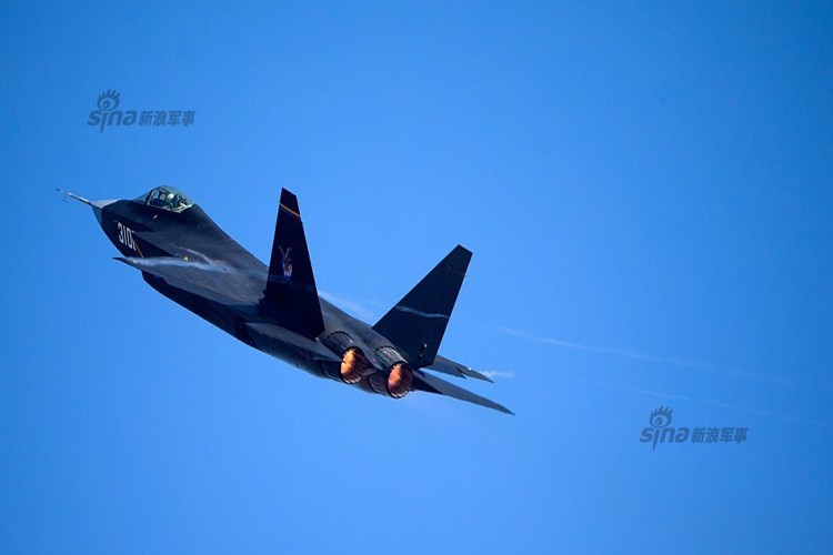 Cuoc dua J-31 va F-35: Ke tam lang, nguoi nua can