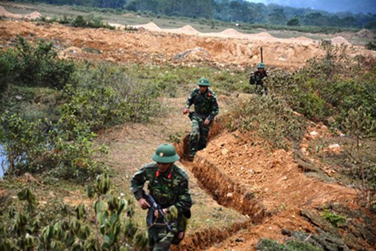 Ngac nhien phao chong tang Viet Nam danh dich do bo duong khong-Hinh-9