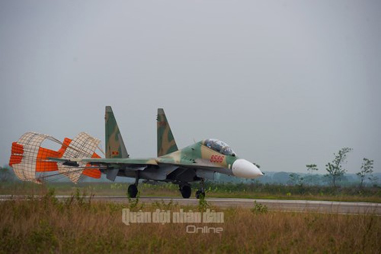 Dieu gi tao nen suc manh “Ho mang chua” Su-30MK2 Viet Nam?-Hinh-15