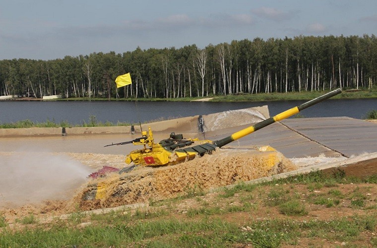 Xe tang T-72B3 Viet Nam hung dung tranh tai Tank Biathlon 2018-Hinh-8