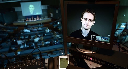 Luat su rieng tiet lo cuoc song cua Edward Snowden o Nga