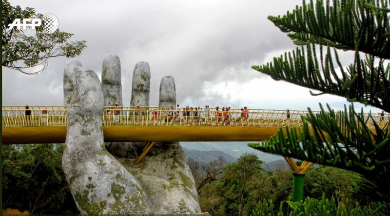 Cau Vang Da Nang gay tieng vang lon tren bao chi quoc te-Hinh-4