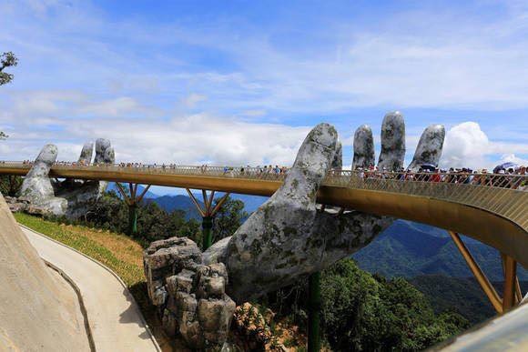 Cau Vang Da Nang gay tieng vang lon tren bao chi quoc te-Hinh-7