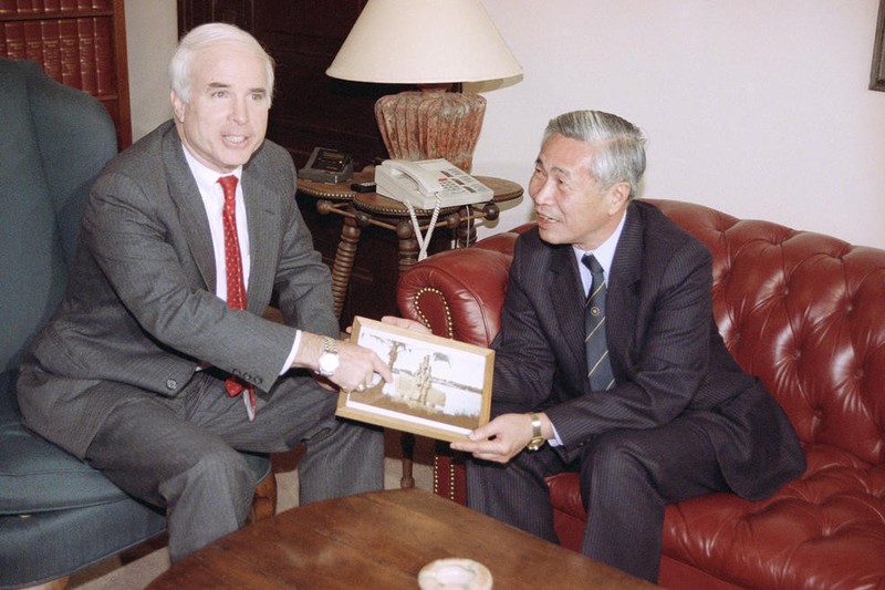 TNS John McCain - tieng noi di dau vun dap quan he Viet - My-Hinh-5