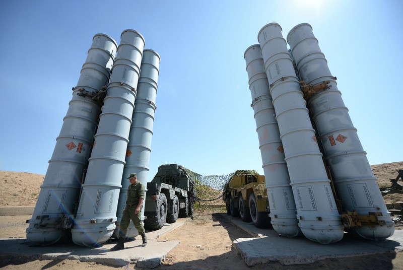 Ai dang dieu khien to hop ten lua S-300 cua phong khong Syria?-Hinh-11