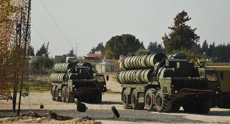 Ai dang dieu khien to hop ten lua S-300 cua phong khong Syria?-Hinh-2