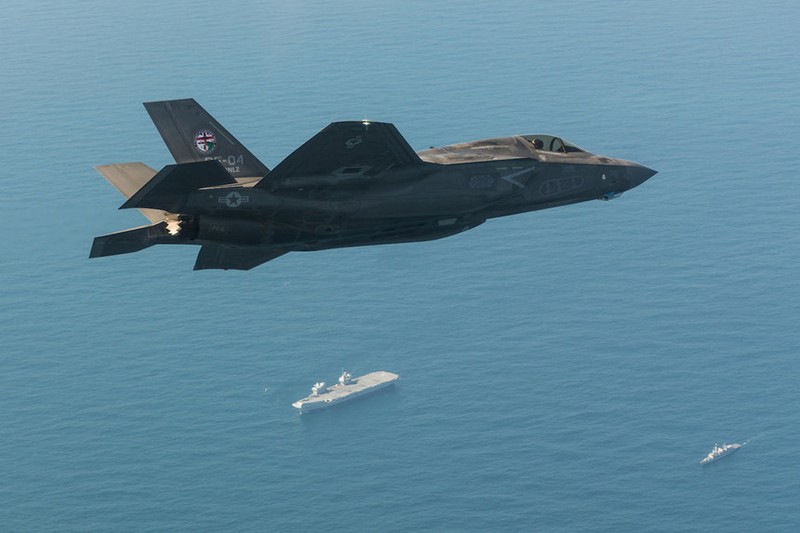 F-35 lan dau ha canh tren tau san bay dat nhat cua Anh-Hinh-4