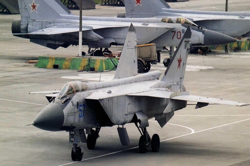 MiG-31 lan dau mang ten lua diet ve tinh, ca NATO nin tho-Hinh-9