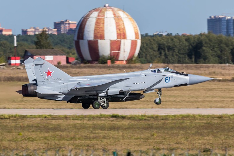 MiG-31 lan dau mang ten lua diet ve tinh, ca NATO nin tho