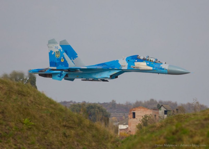 Lan dau tap bay voi Su-27 Ukraine, phi cong My tu nan?-Hinh-7