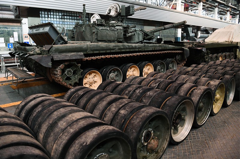 Nong: Nga bat dau giao xe tang T-90 cho Viet Nam-Hinh-4