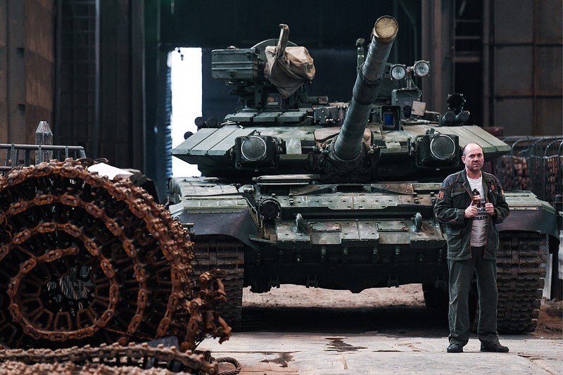 Nong: Nga bat dau giao xe tang T-90 cho Viet Nam-Hinh-8