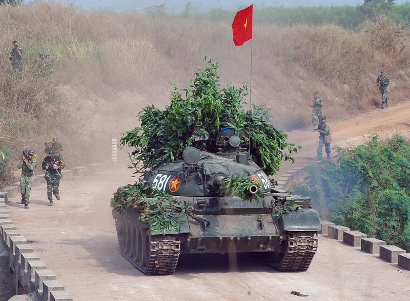 Can canh phuong tien ky la giup “cua dong” T-55 Viet Nam vuot song-Hinh-3
