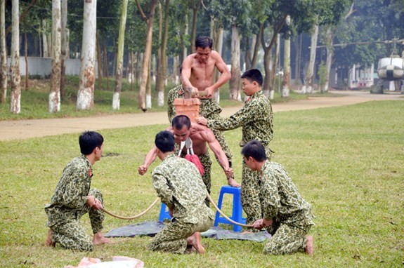 Ghe tham “cai noi” cua luc luong dac cong Viet Nam-Hinh-12