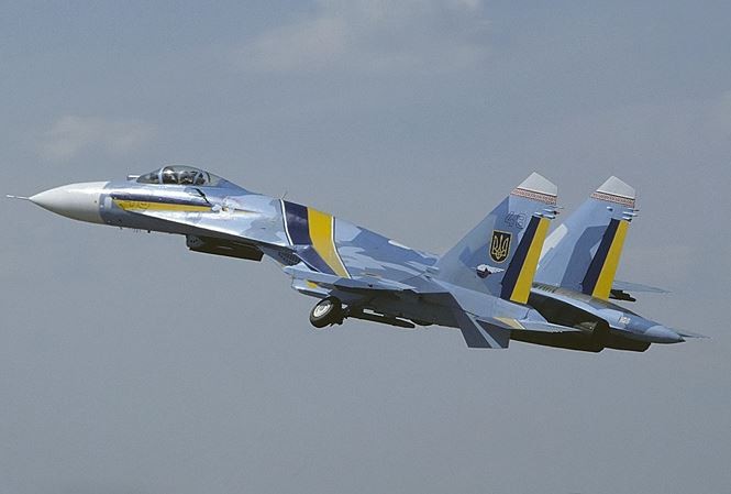 Tiem kich Su-27 cua Ukraine roi khi ha canh, phi cong thiet mang