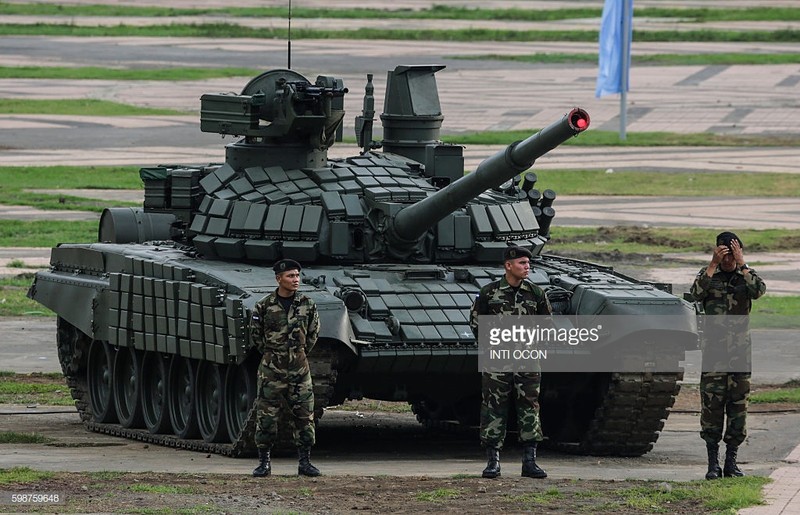 He lo nhung hinh anh dau tien cua xe tang T-72B tren dat Lao-Hinh-12