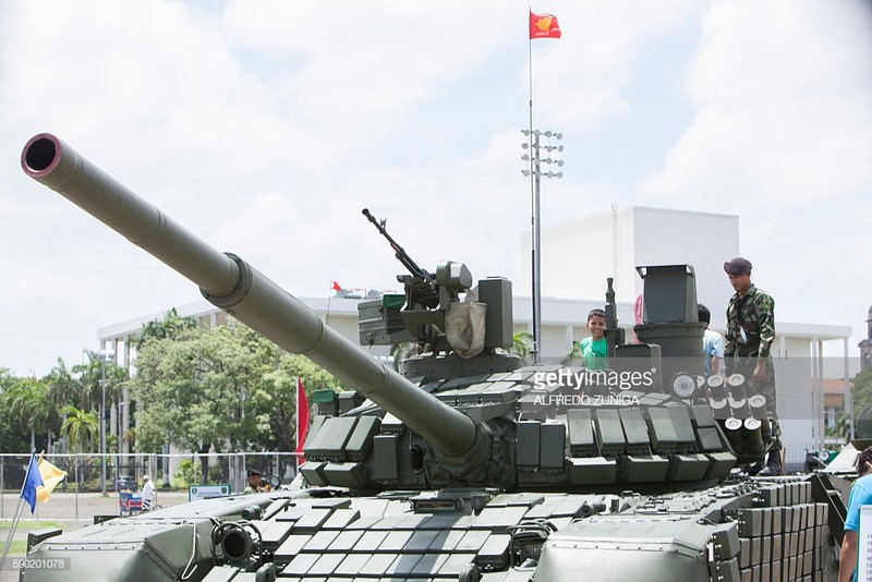 He lo nhung hinh anh dau tien cua xe tang T-72B tren dat Lao-Hinh-9