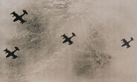 Chien cong dac biet cua may bay A-37 trong tran Kong Pong Xom-Hinh-9