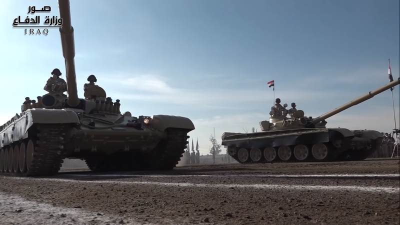 Iraq lan dau duyet binh hoanh trang voi tang T-90S-Hinh-3